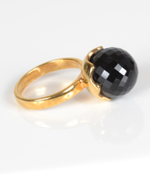 Fingerring forgyldt sterling sølv med sort Onyx.